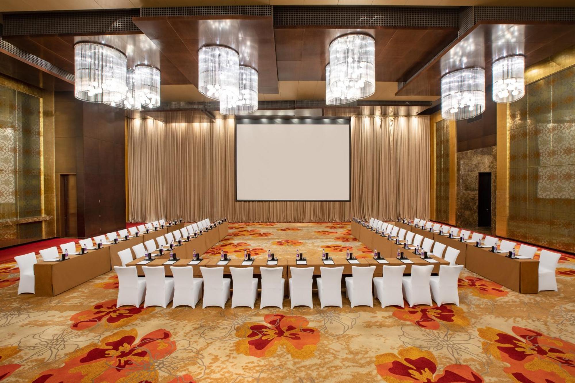 Hotel Intercontinental Beichen By Ihg L Walking Distance To Bird's Nest & Water Cube & Metro Station L Interconnected With China National Convention Center L Award-winning Club Lounge With Mixologist L Direct Metro Line To Wangfujing 5*
