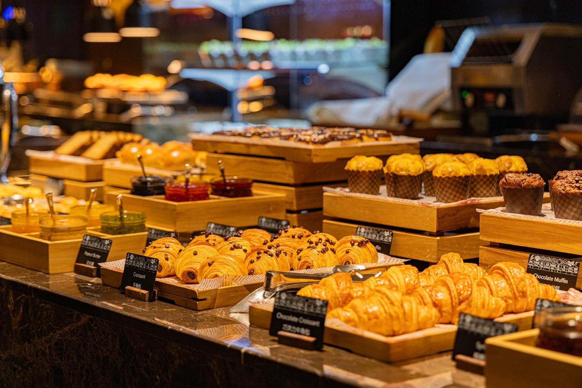 Intercontinental Beichen By Ihg L Walking Distance To Bird's Nest & Water Cube & Metro Station L Interconnected With China National Convention Center L Award-winning Club Lounge With Mixologist L Direct Metro Line To Wangfujing Hotel 5*